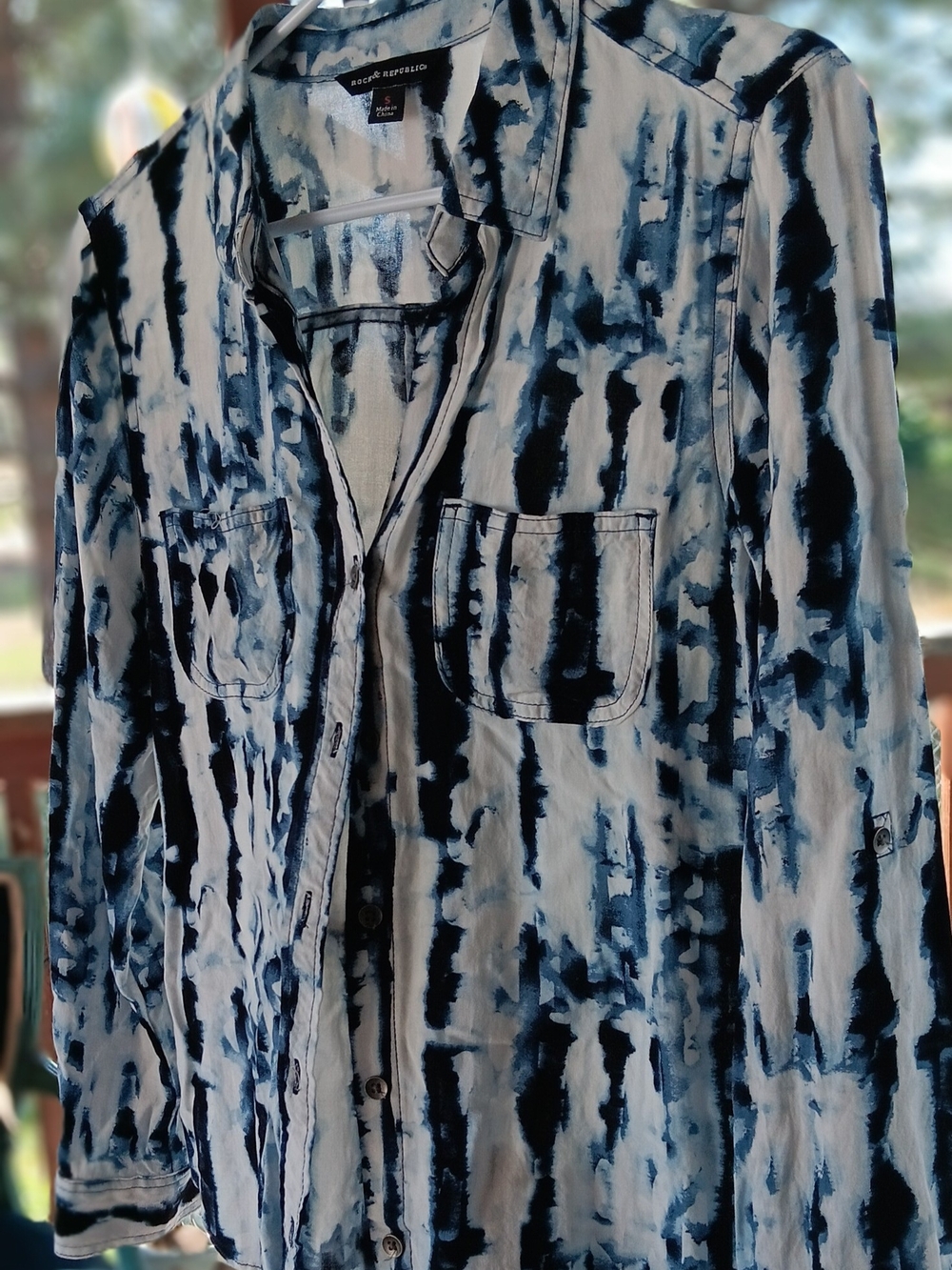 Rock & Republic Blue and White Tie-Dye Button-Up Shirt Jacket